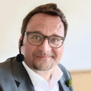 Speaker Oliver Ratajczak